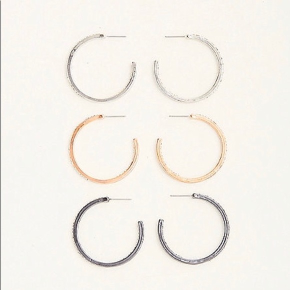Mini Hoop Earring NWT - Picture 2 of 2